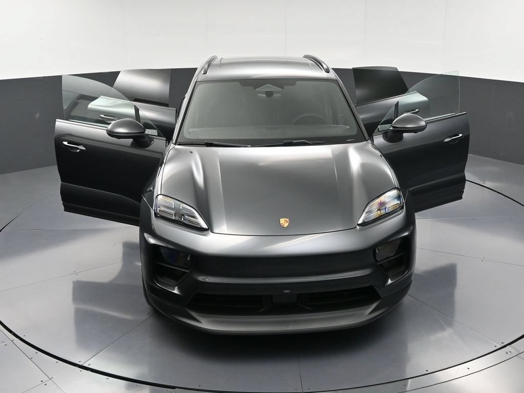 Certified 2025 Porsche Macan Electric RWD image 34