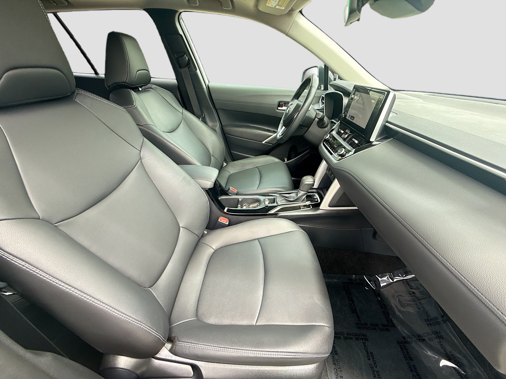 Used 2025 Toyota Corolla Cross XLE w/ Convenience Package AWD/4WD image 29