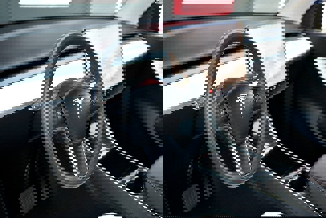 Used 2021 Tesla Model Y Long Range image 8