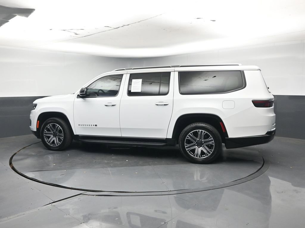 Used 2024 Jeep Wagoneer L Series II w/ Flexible Seating Group image 3