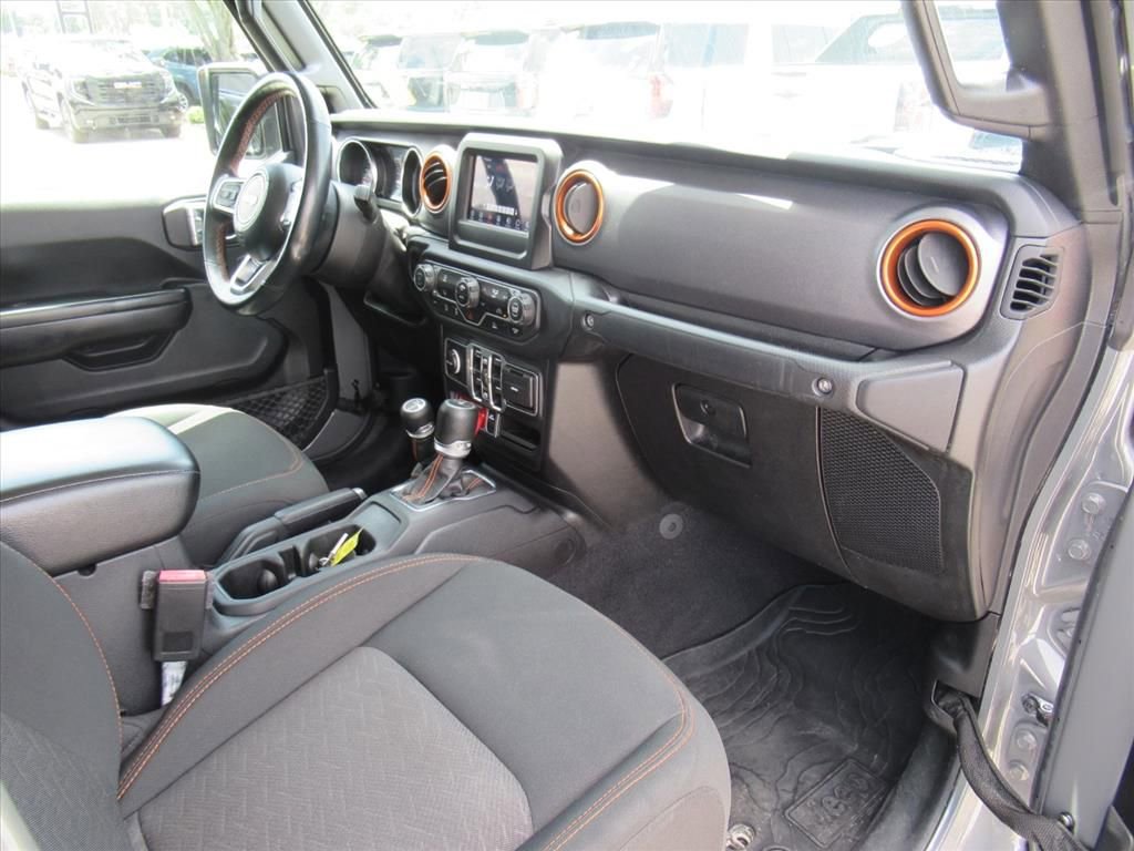 Used 2021 Jeep Gladiator Mojave w/ Trailer Tow Package AWD/4WD image 11