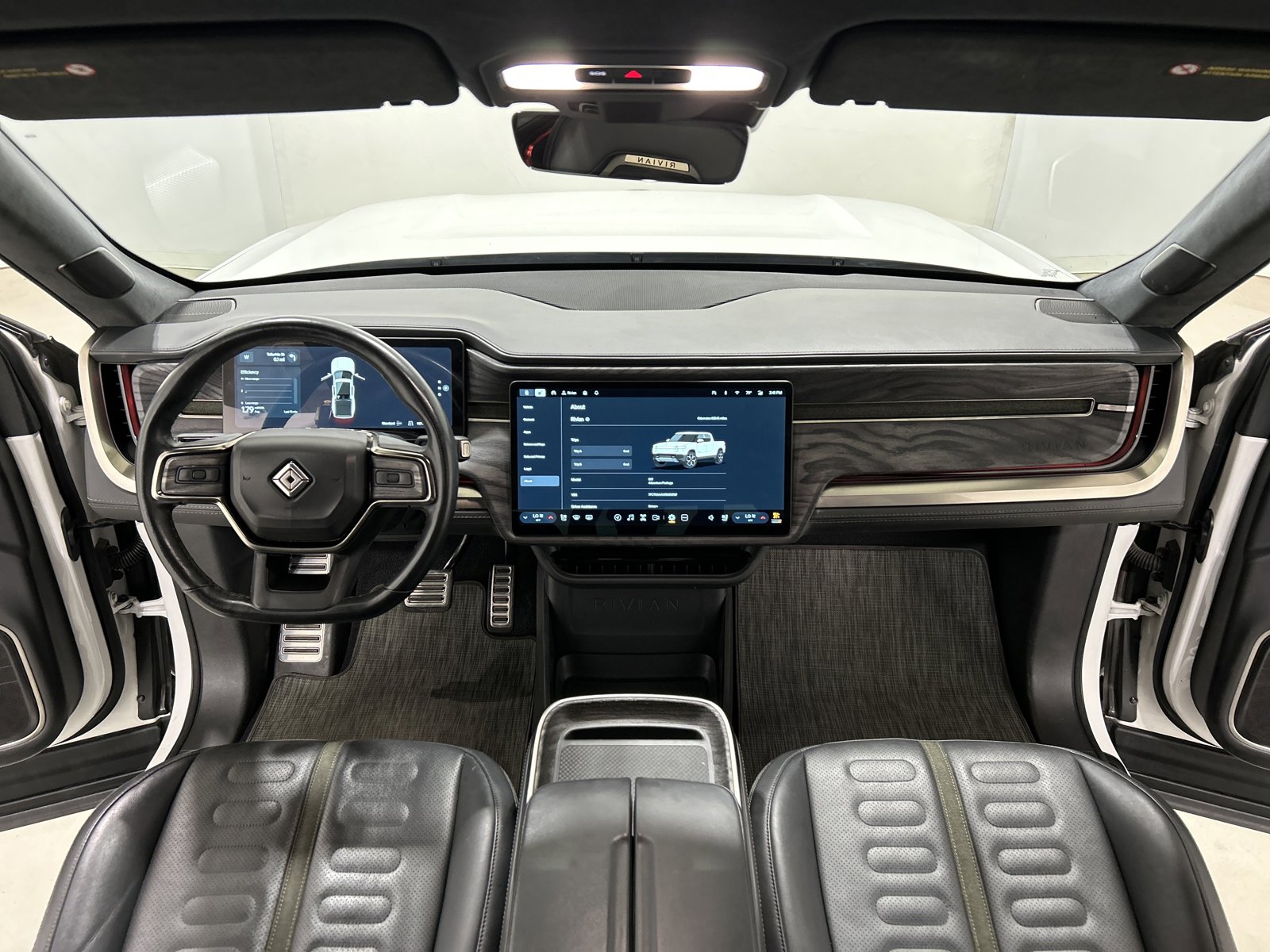 Used 2022 Rivian R1T Adventure image 25