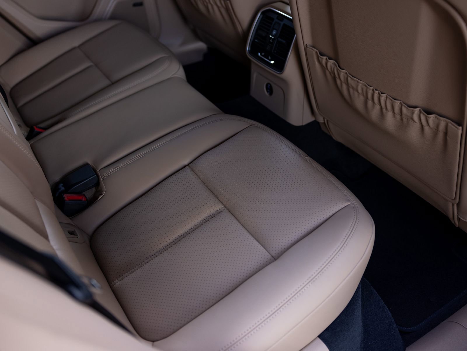 Certified 2025 Porsche Macan S image 49