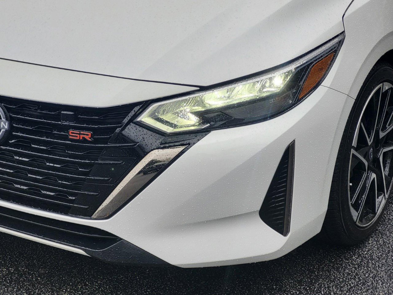 Used 2024 Nissan Sentra SR w/ SR Premium Package image 7