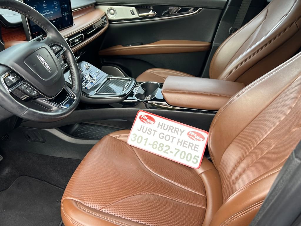 Used 2022 Lincoln Nautilus Reserve w/ Equipment Group 202A image 10