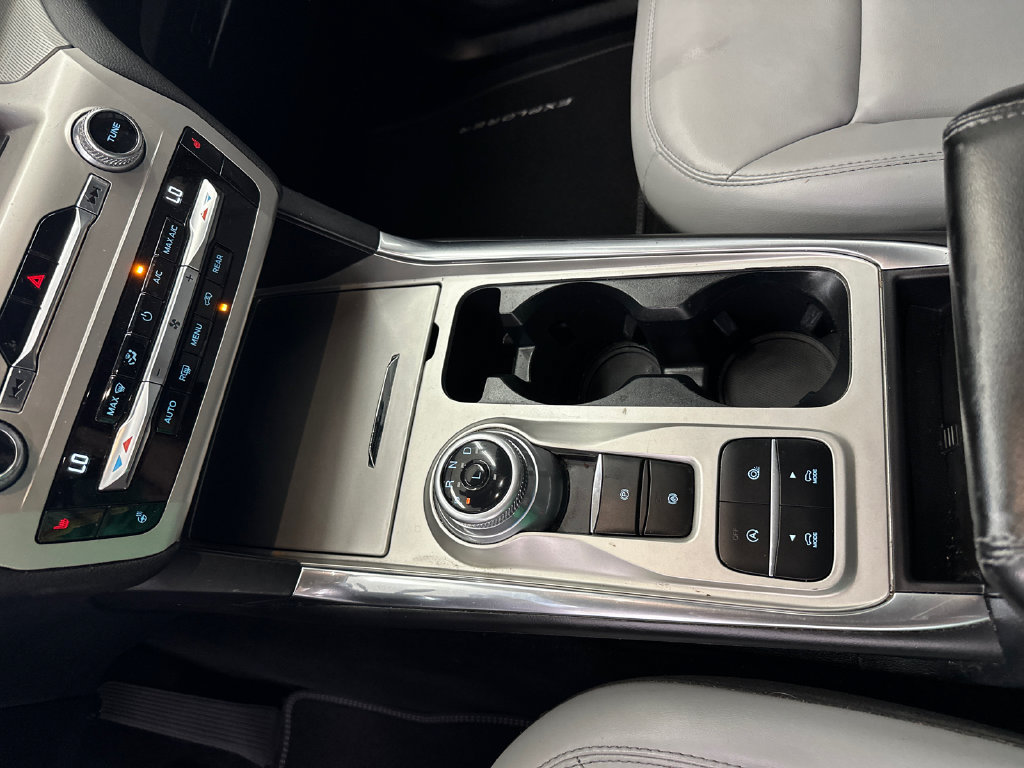 Used 2021 Ford Explorer XLT w/ Equipment Group 202A RWD image 32