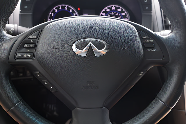 Used 2015 INFINITI Q60 AWD Coupe w/ Premium Package image 21