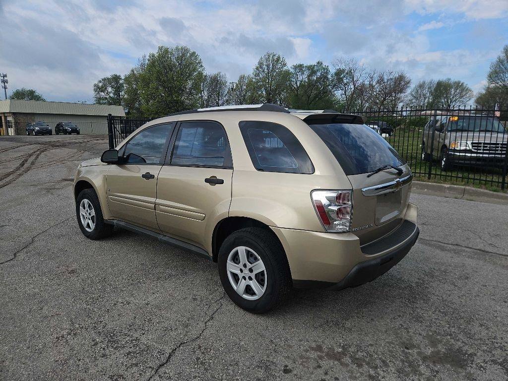 Used 2006 Chevrolet Equinox LS FWD image 2