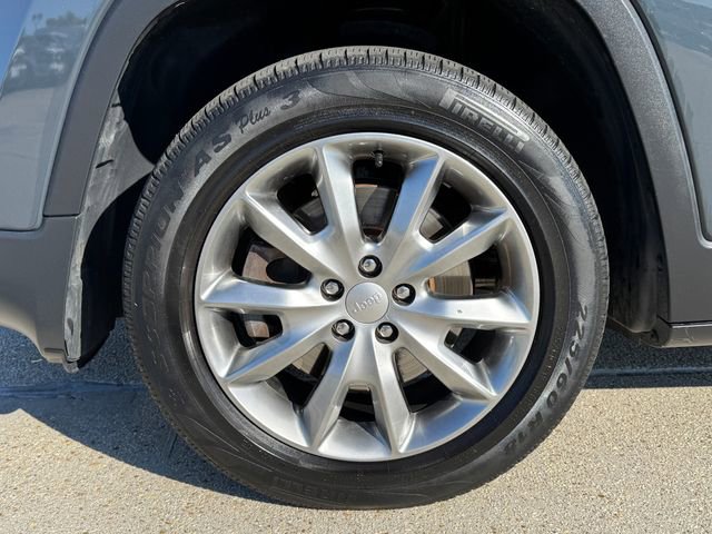 Used 2018 Jeep Cherokee Limited AWD/4WD image 10