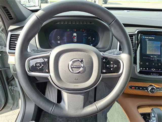 Used 2025 Volvo XC90 B5 Plus w/ Protection Package Premier image 14
