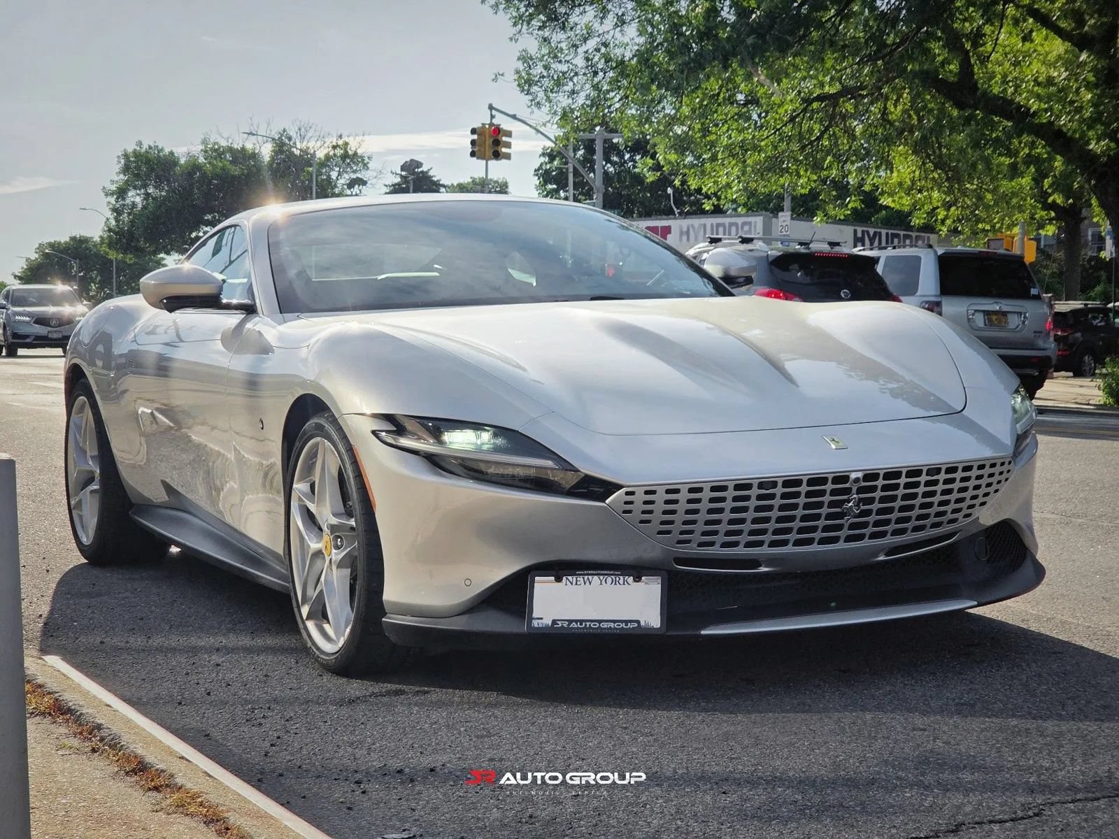 Used 2021 Ferrari Roma RWD image 3