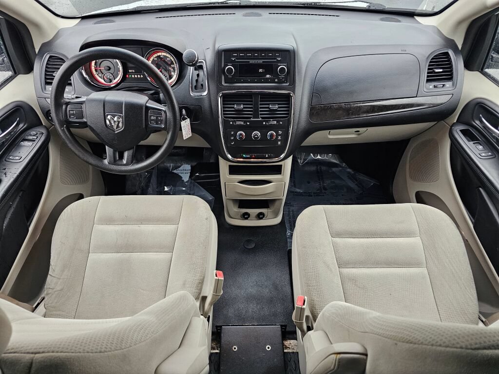 Used 2014 RAM C/V Tradesman FWD image 3