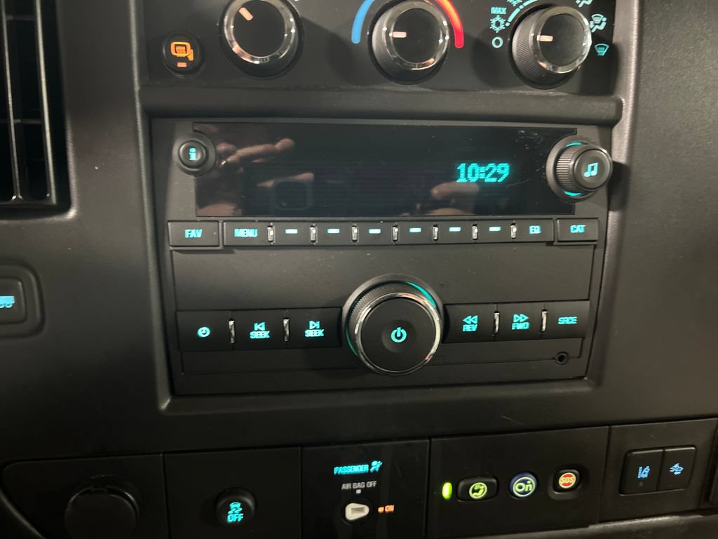 Used 2025 Chevrolet Express 3500 LT w/ LT Preferred Equipment Group RWD image 16