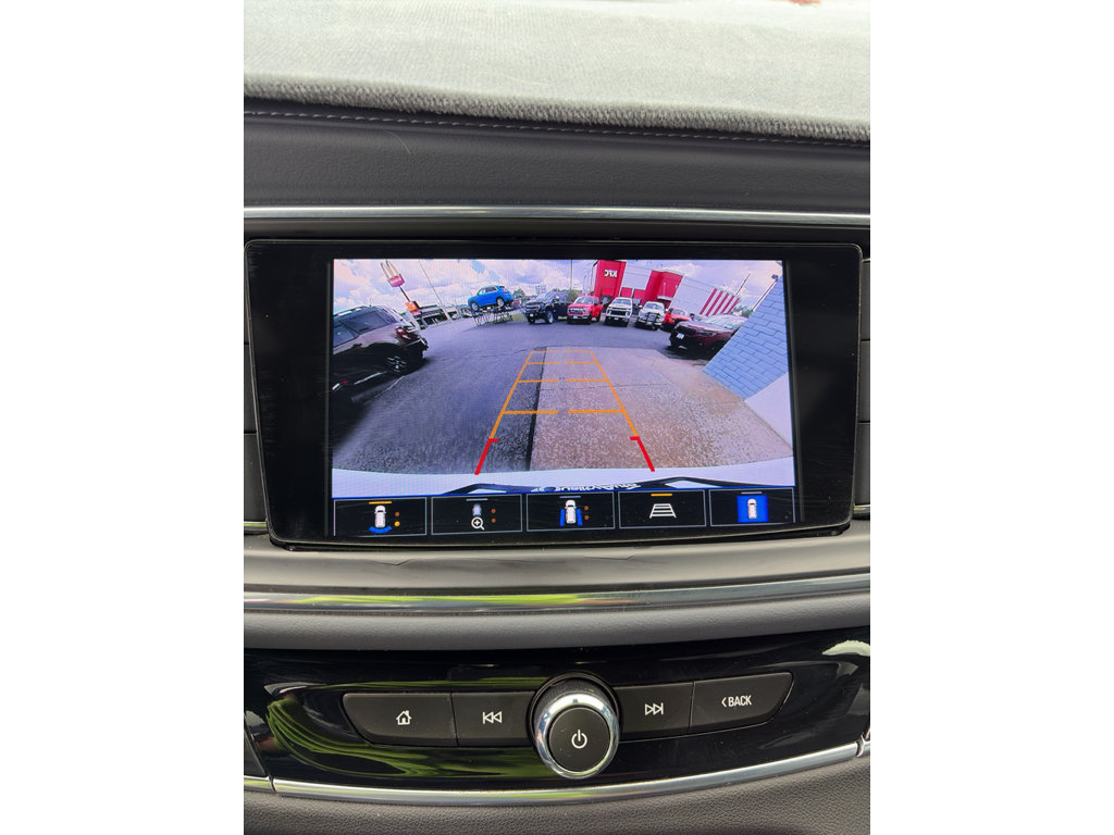 Used 2022 Buick Enclave Premium AWD/4WD image 9