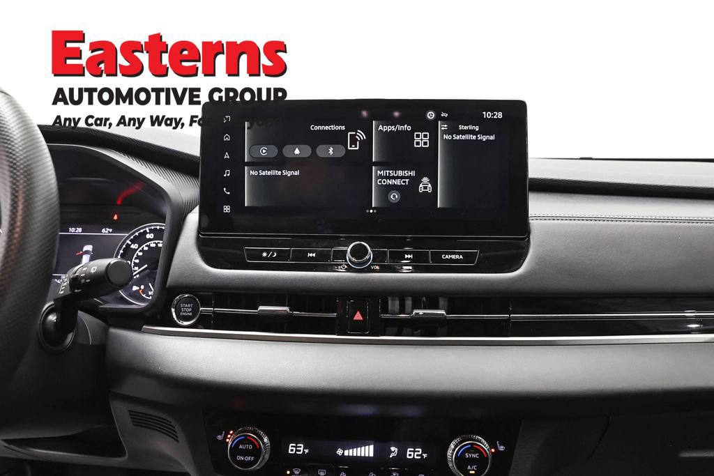 Used 2025 Mitsubishi Outlander SE FWD image 12