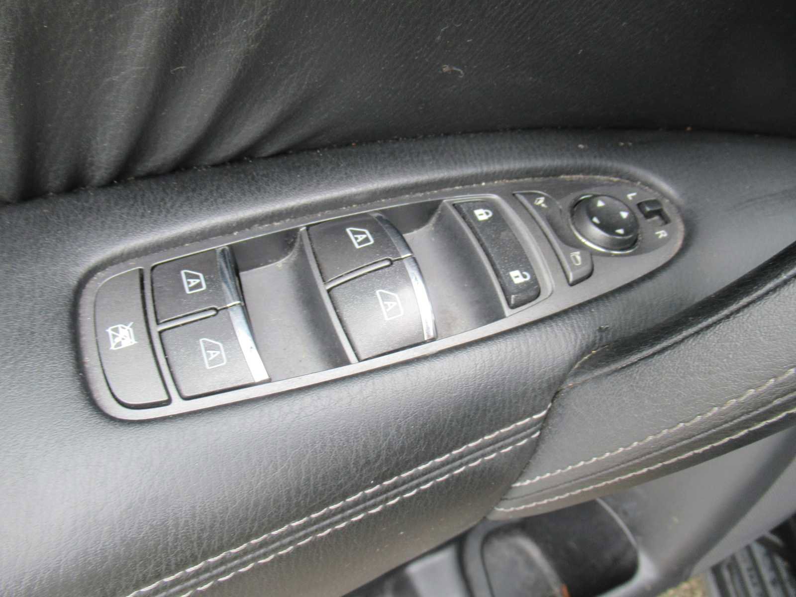 Used 2019 Nissan Armada SL w/ Premium Package image 18