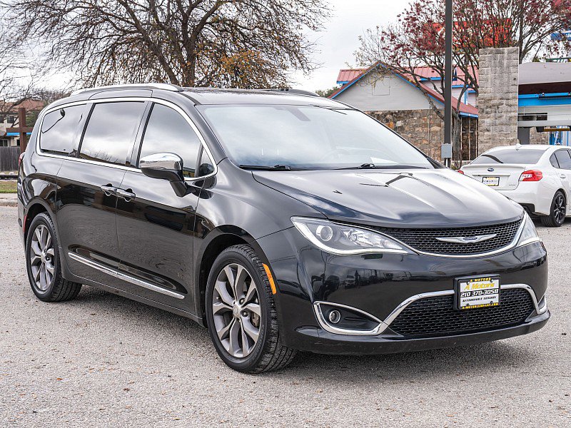 Used 2019 Chrysler Pacifica Limited FWD image 3