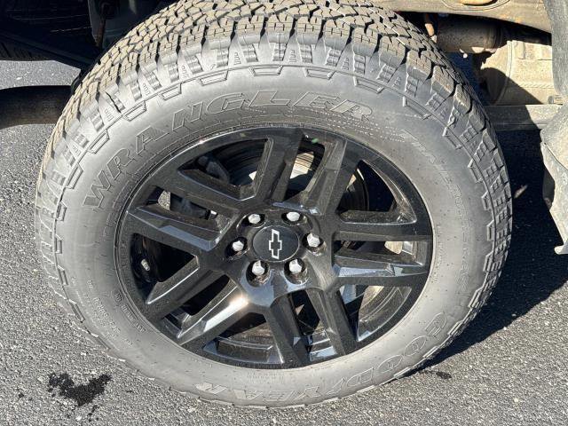 Used 2023 Chevrolet Silverado 1500 LT Trail Boss w/ LPO, Dark Essentials Package AWD/4WD image 28