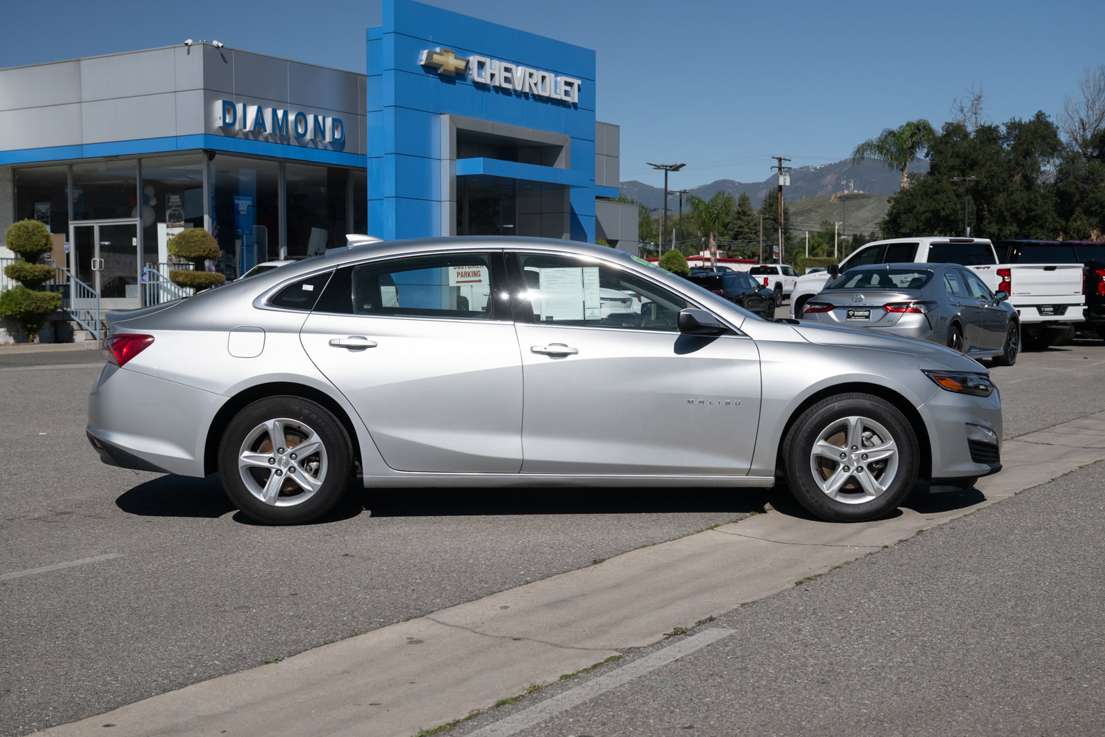 Used 2022 Chevrolet Malibu LT image 3