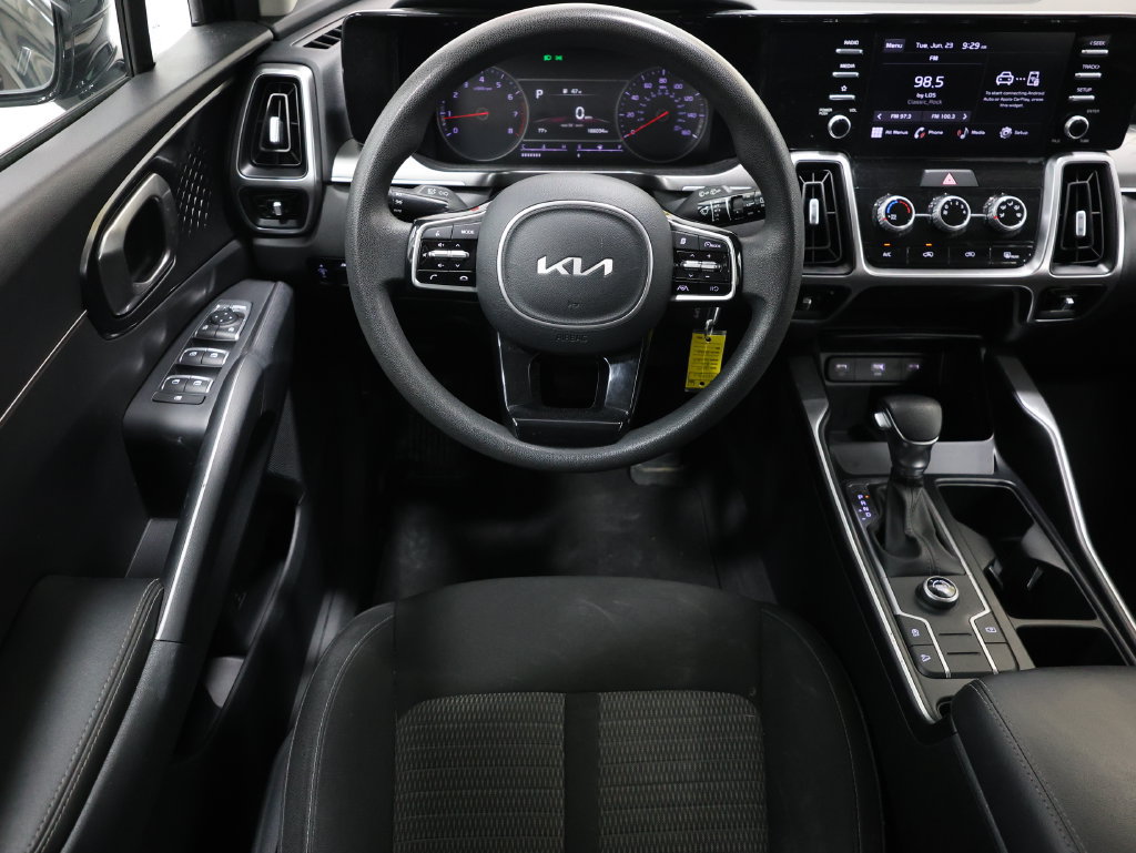 Used 2022 Kia Sorento LX FWD image 16