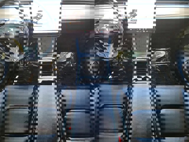 Used 2021 Tesla Model Y Long Range image 17