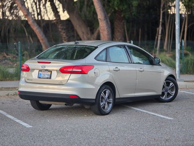 Used 2018 Ford Focus SE w/ SE Appearance Package image 7