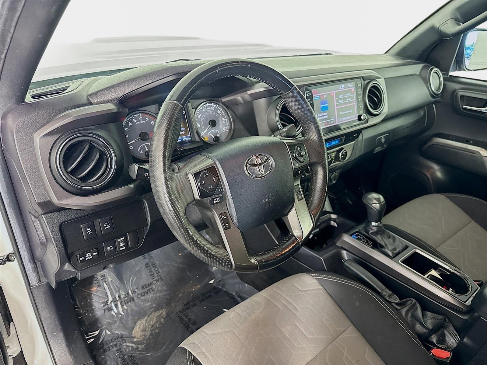 Used 2023 Toyota Tacoma TRD Sport w/ Advanced Technology Package image 10