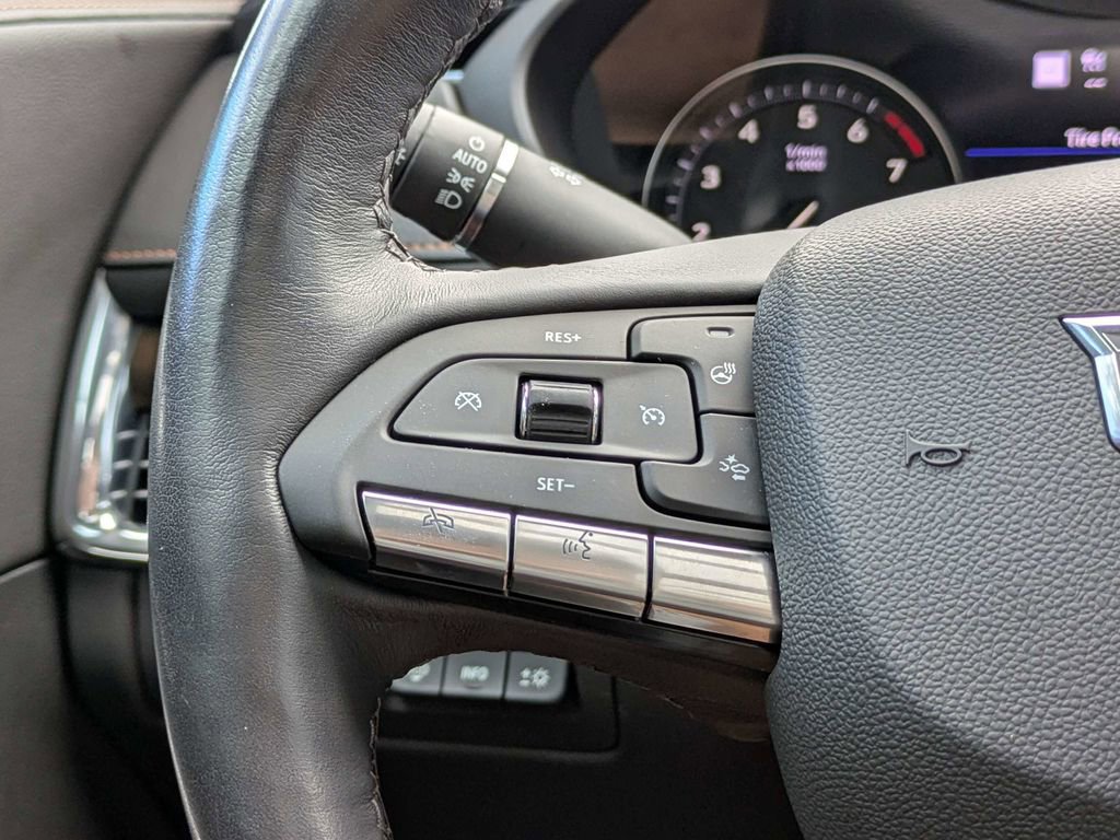 Certified 2023 Cadillac XT4 Premium Luxury w/ Technology Package FWD image 30