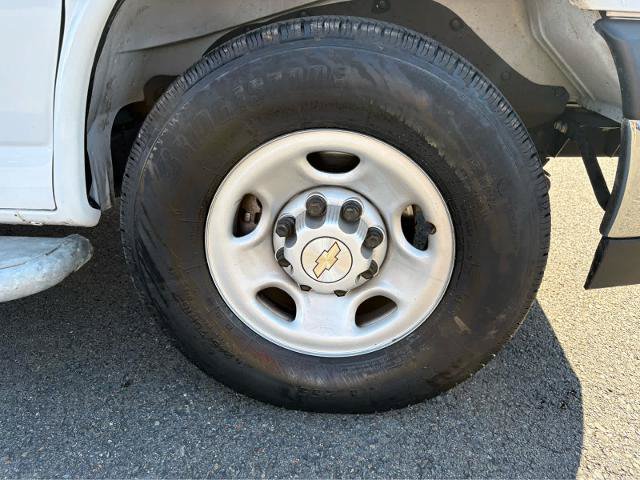 Used 2024 Chevrolet Express 2500 w/ Driver Convenience Package RWD image 13