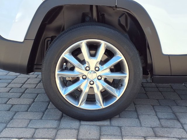 Used 2014 Jeep Cherokee Limited w/ Luxury Group FWD image 7
