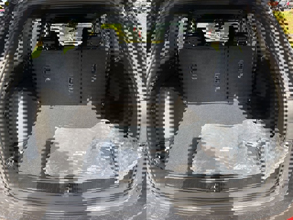 New 2025 Jeep Grand Cherokee Laredo X image 14