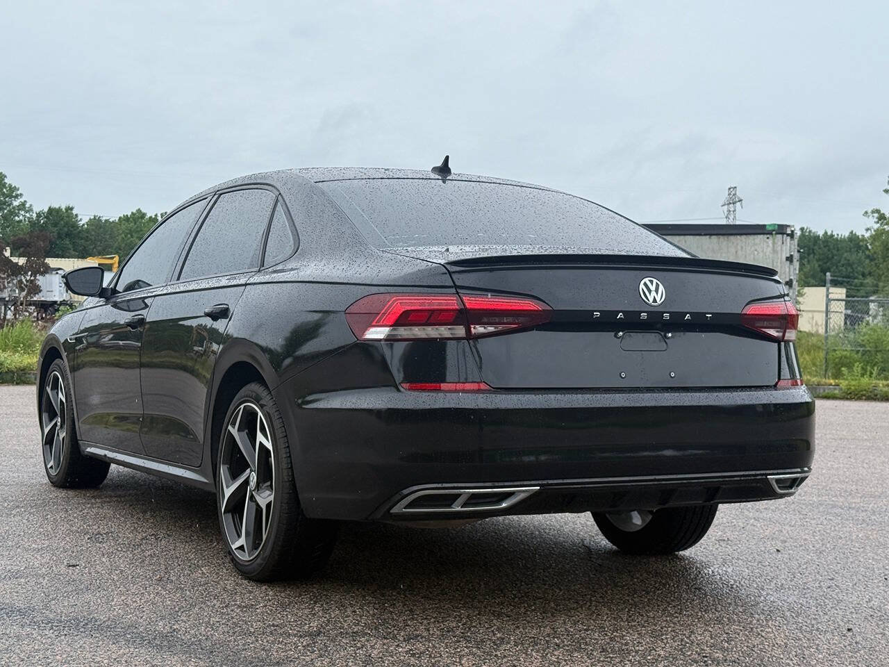 Used 2020 Volkswagen Passat 2.0T R-Line FWD image 3