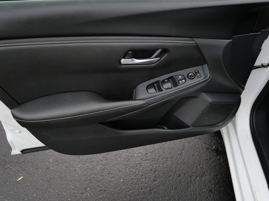 Used 2024 Nissan Sentra SV FWD image 14