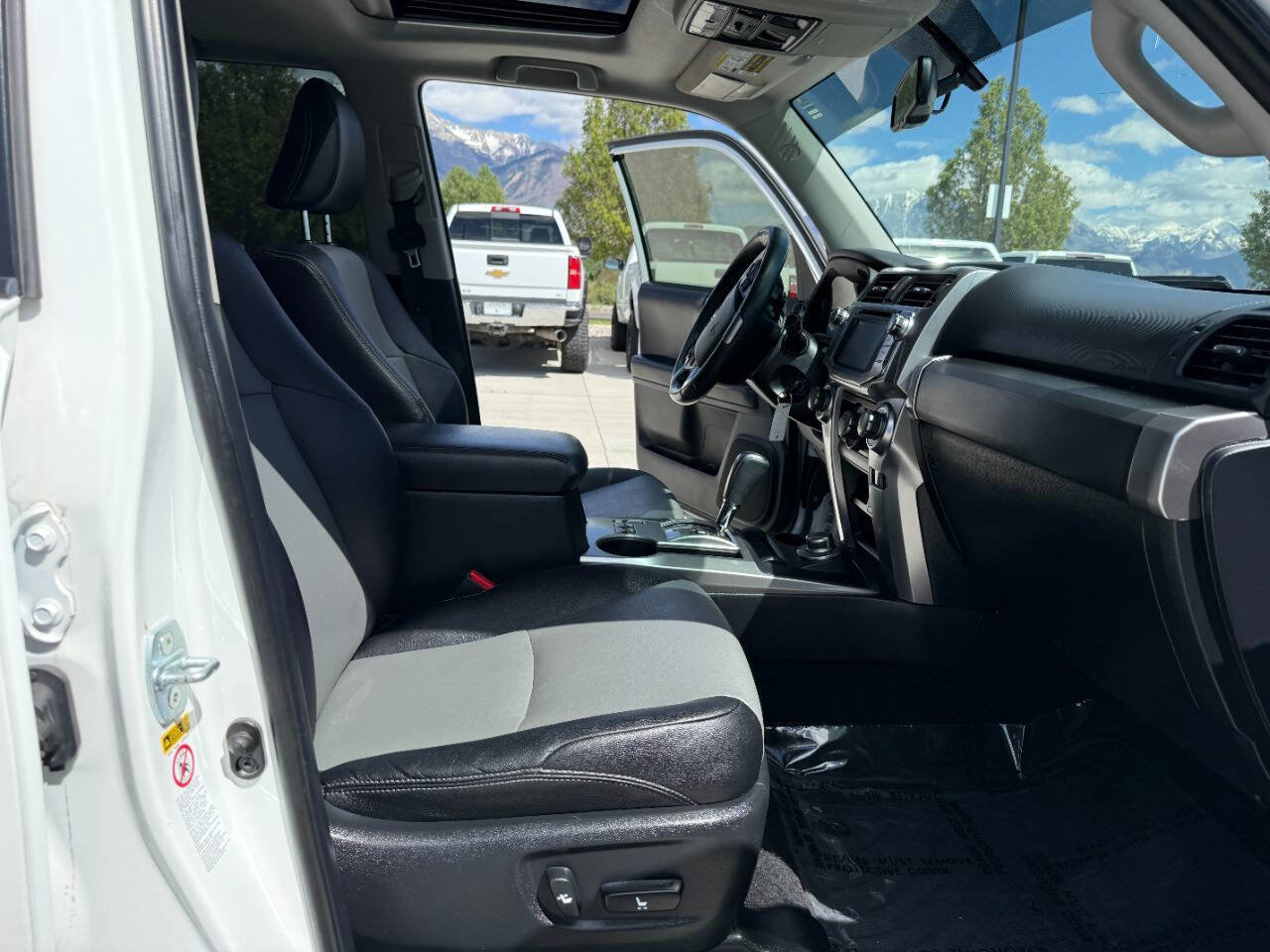 Used 2015 Toyota 4Runner SR5 Premium AWD/4WD image 25