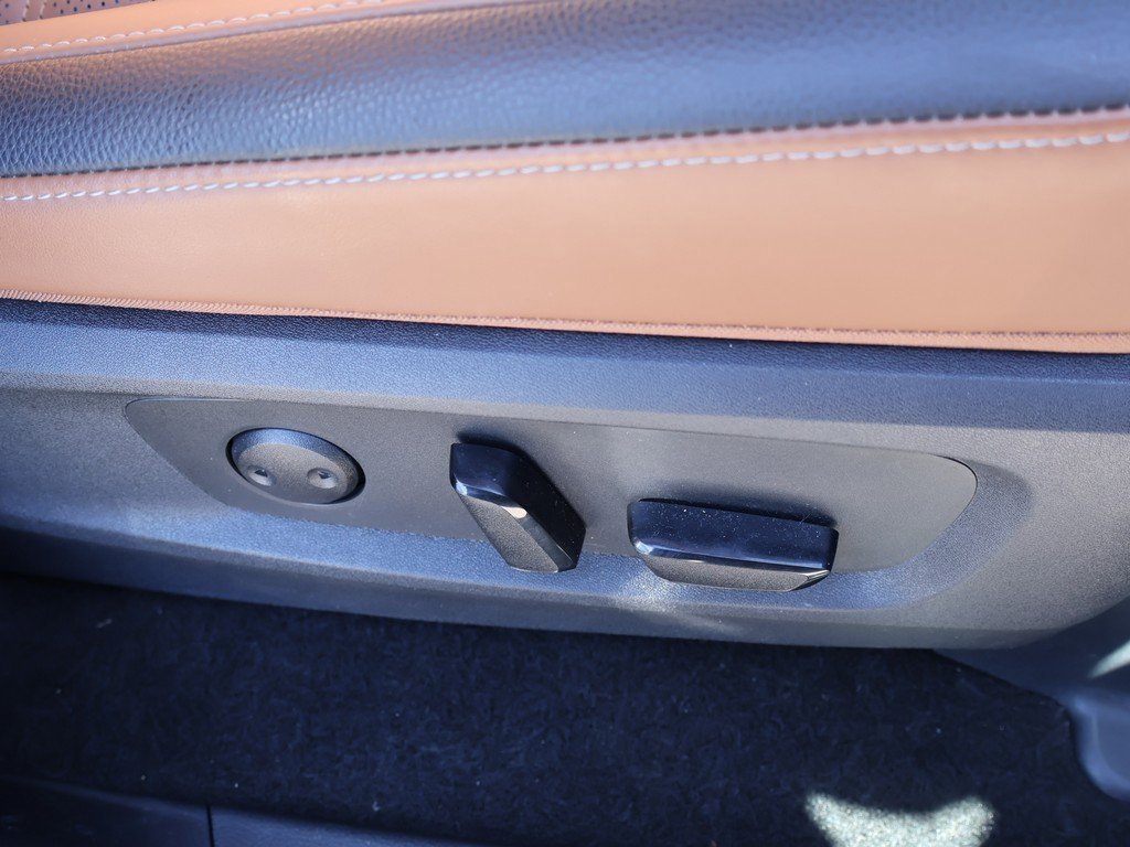 Used 2024 Nissan Pathfinder Platinum w/ Cargo Package image 38