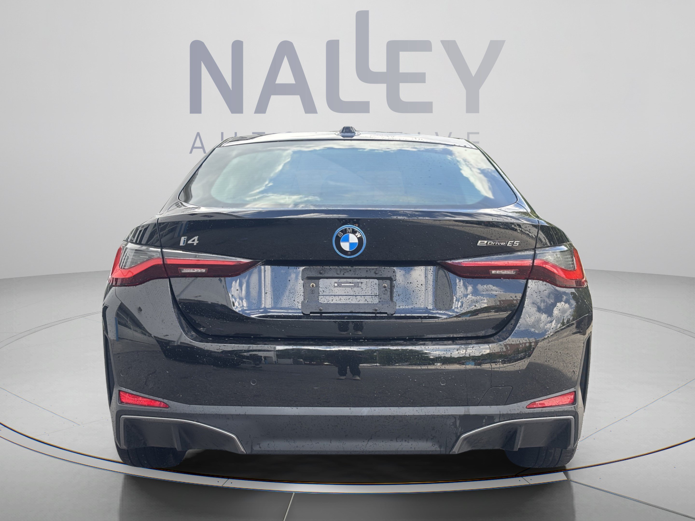 Used 2023 BMW i4 eDrive35 w/ Premium Package RWD image 3