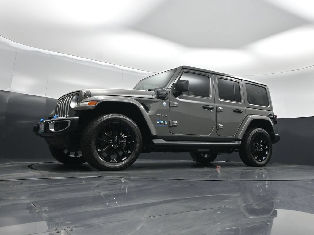 Used 2023 Jeep Wrangler Unlimited Sahara w/ Cold Weather Group AWD/4WD image 42