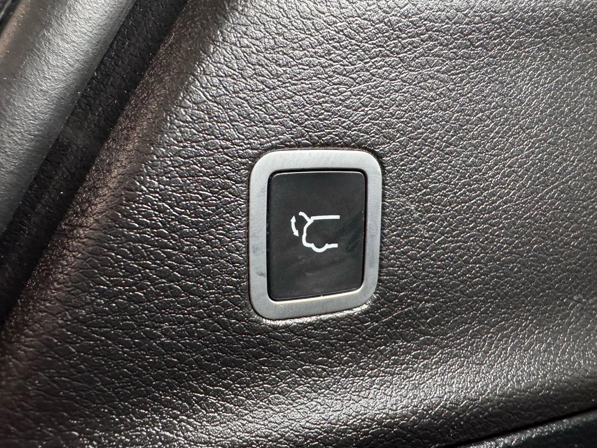 Used 2019 Chrysler Pacifica Touring-L Plus w/ Advanced Safetytec Group FWD image 27