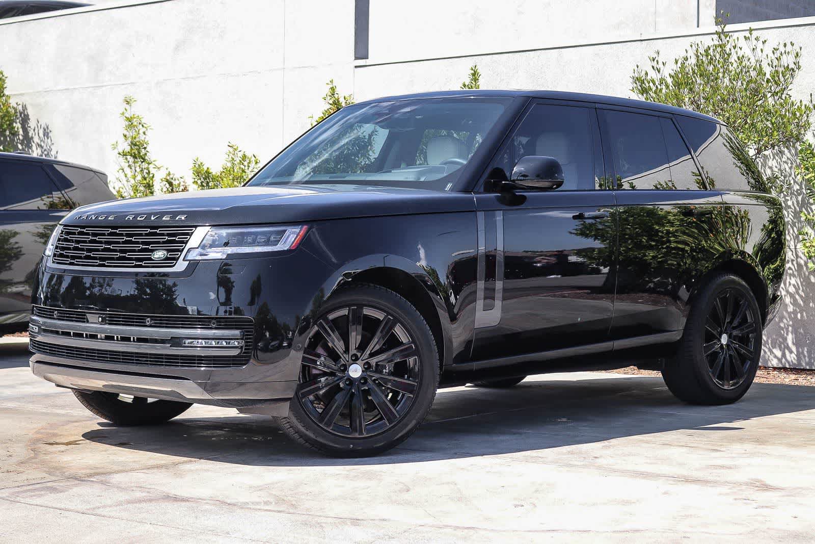 Used 2025 Land Rover Range Rover SE