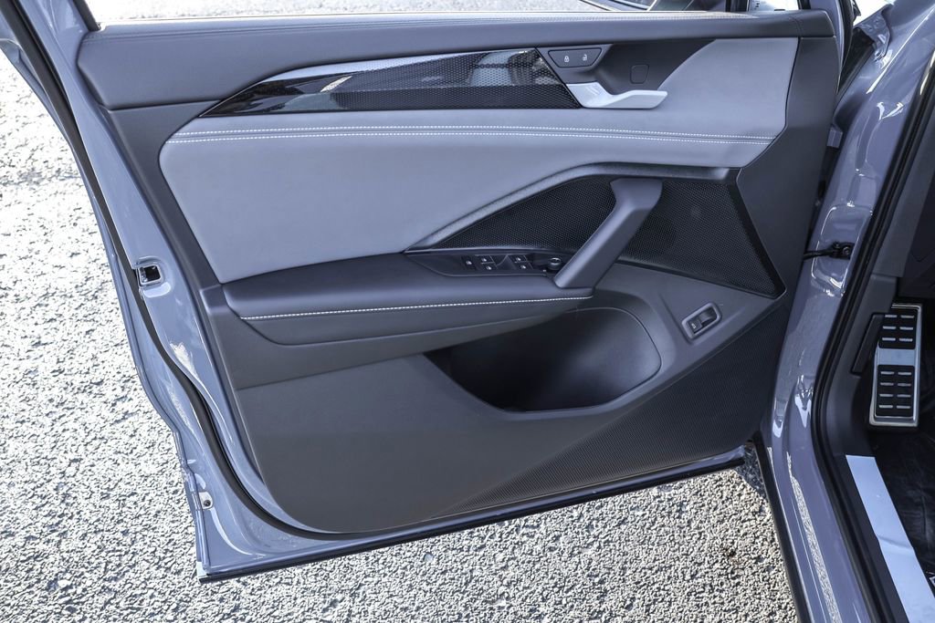 New 2026 Volkswagen Tiguan SE R-Line image 31