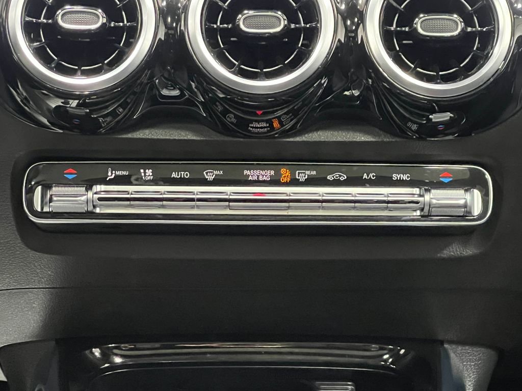 Used 2020 Mercedes-Benz GLB 250 4MATIC image 28