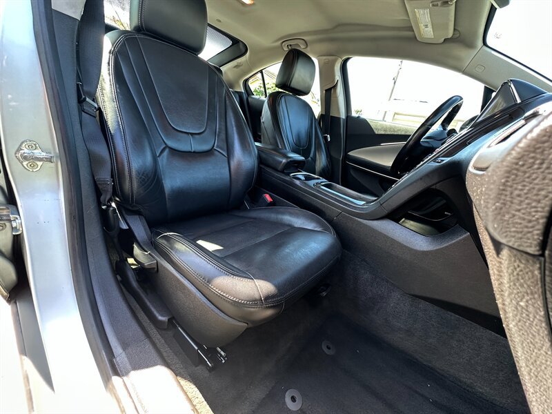 Used 2012 Chevrolet Volt Premium w/ Premium Trim Package FWD image 13