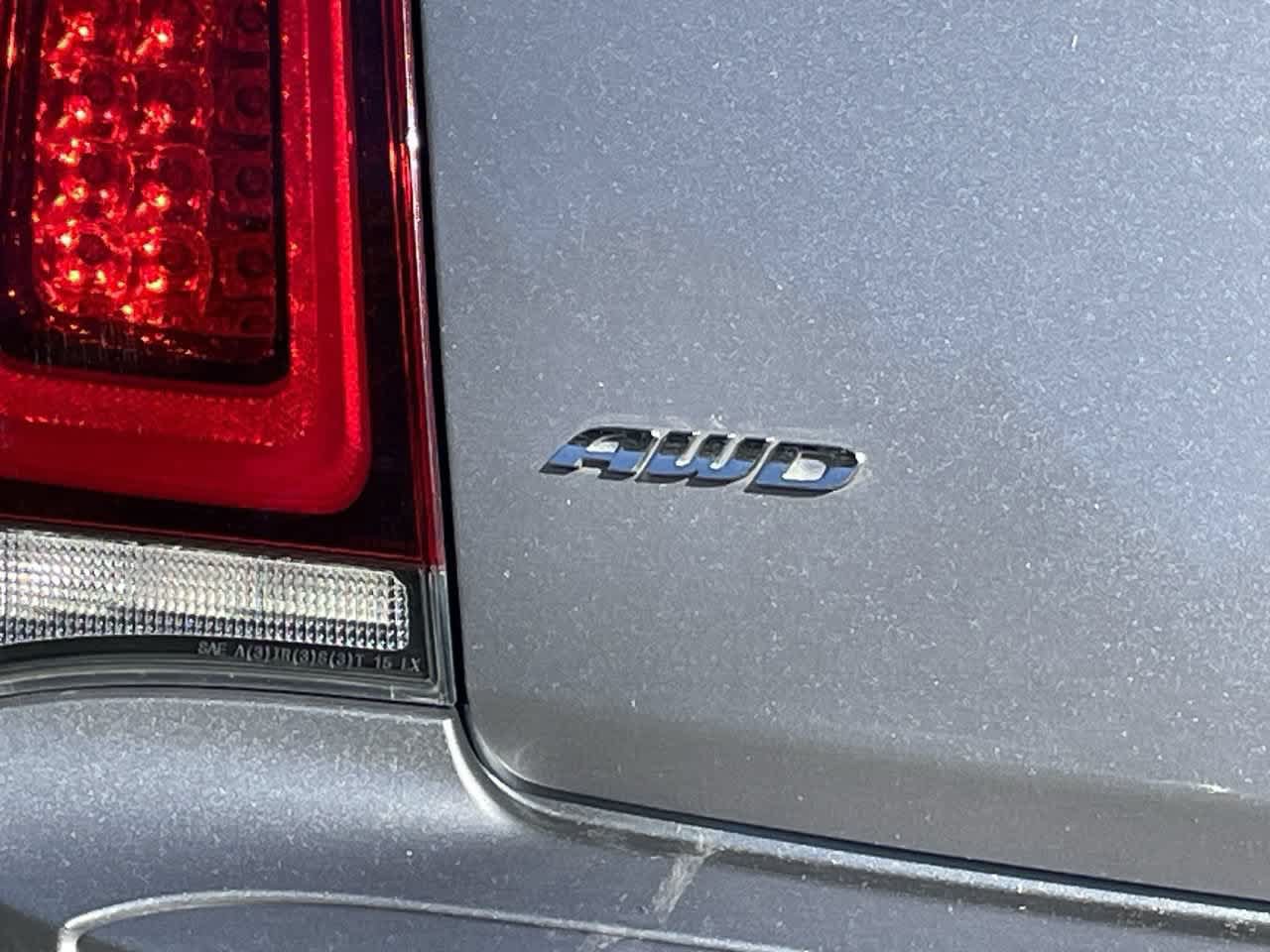Used 2018 Chrysler 300 S AWD/4WD image 36