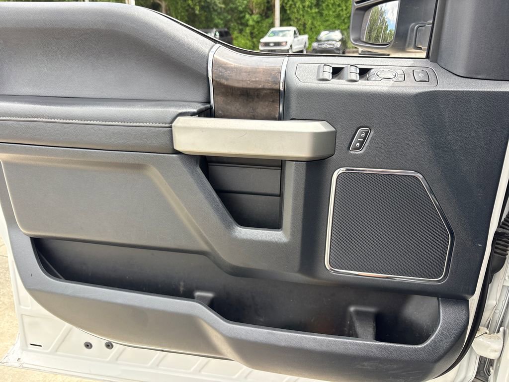 Used 2022 Ford F250 Lariat w/ Black Appearance Package AWD/4WD image 15