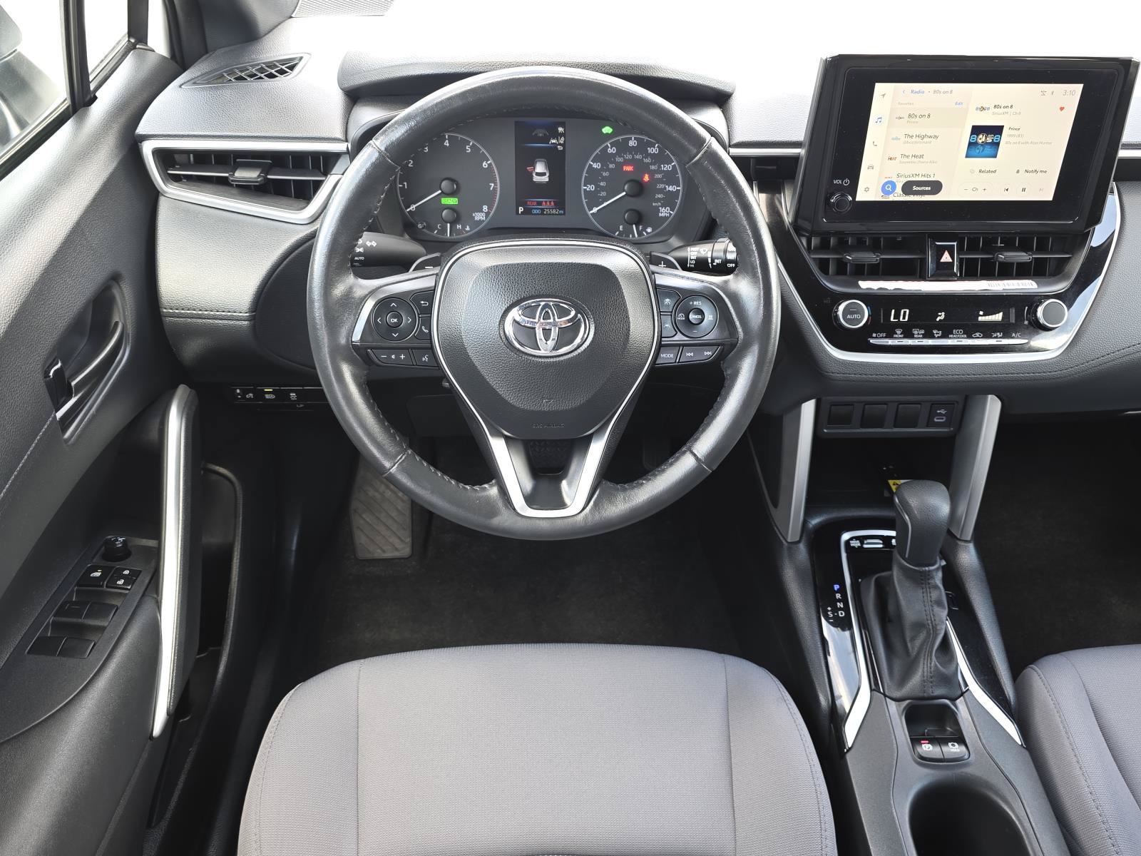 Used 2023 Toyota Corolla Cross AWD Hybrid image 9