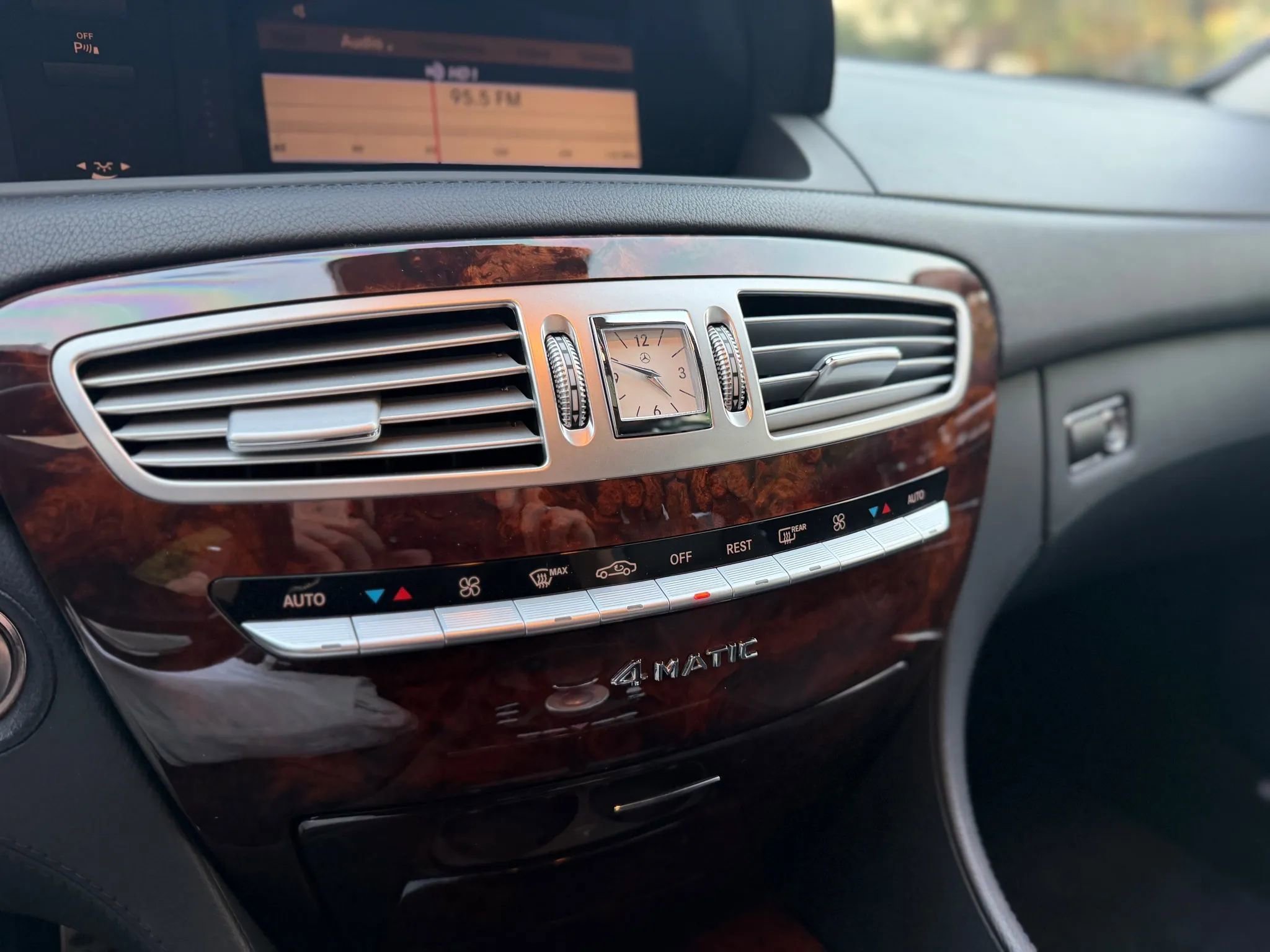 Used 2013 Mercedes-Benz CL 550 CL 550 4MATIC Coupe 2D w/ Sport Pkg Plus One image 24