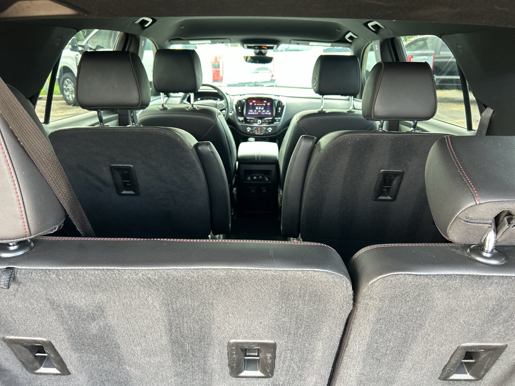 Used 2023 Chevrolet Traverse RS FWD image 12