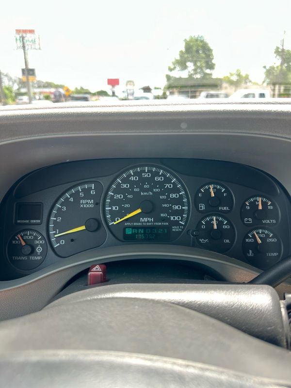 Used 2001 Chevrolet Suburban 2500 LT w/ LT Preferred Equipment Group AWD/4WD image 14