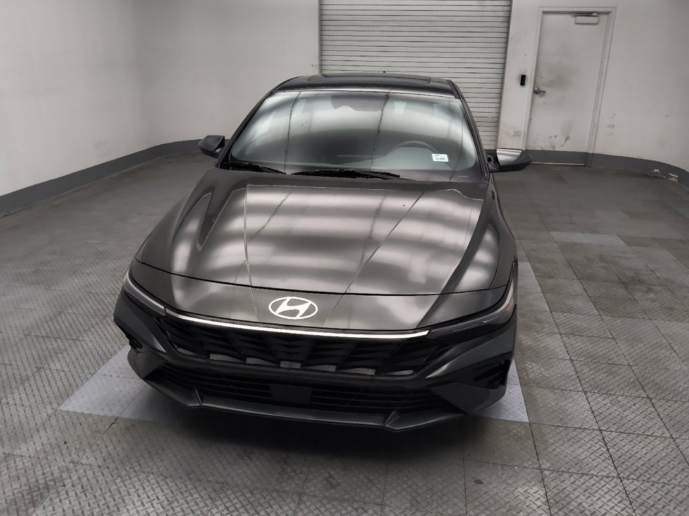 Used 2025 Hyundai Elantra SEL FWD image 15