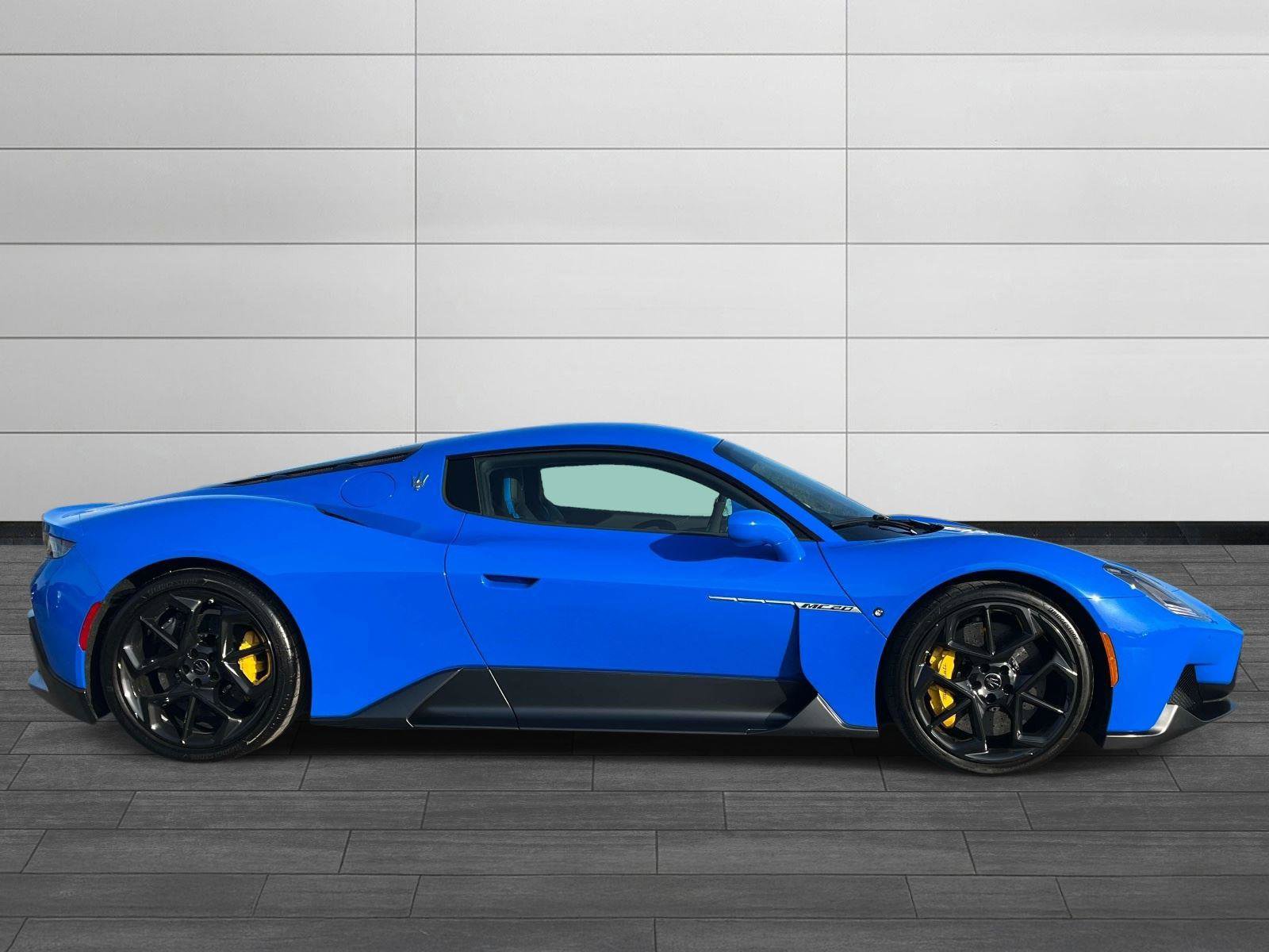 Used 2022 Maserati MC20 Coupe image 2